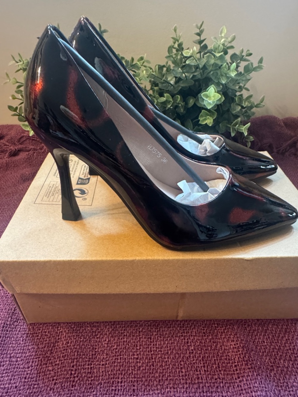 Women’s Patent Pointed-Toe High Heels in Black with Red Accent